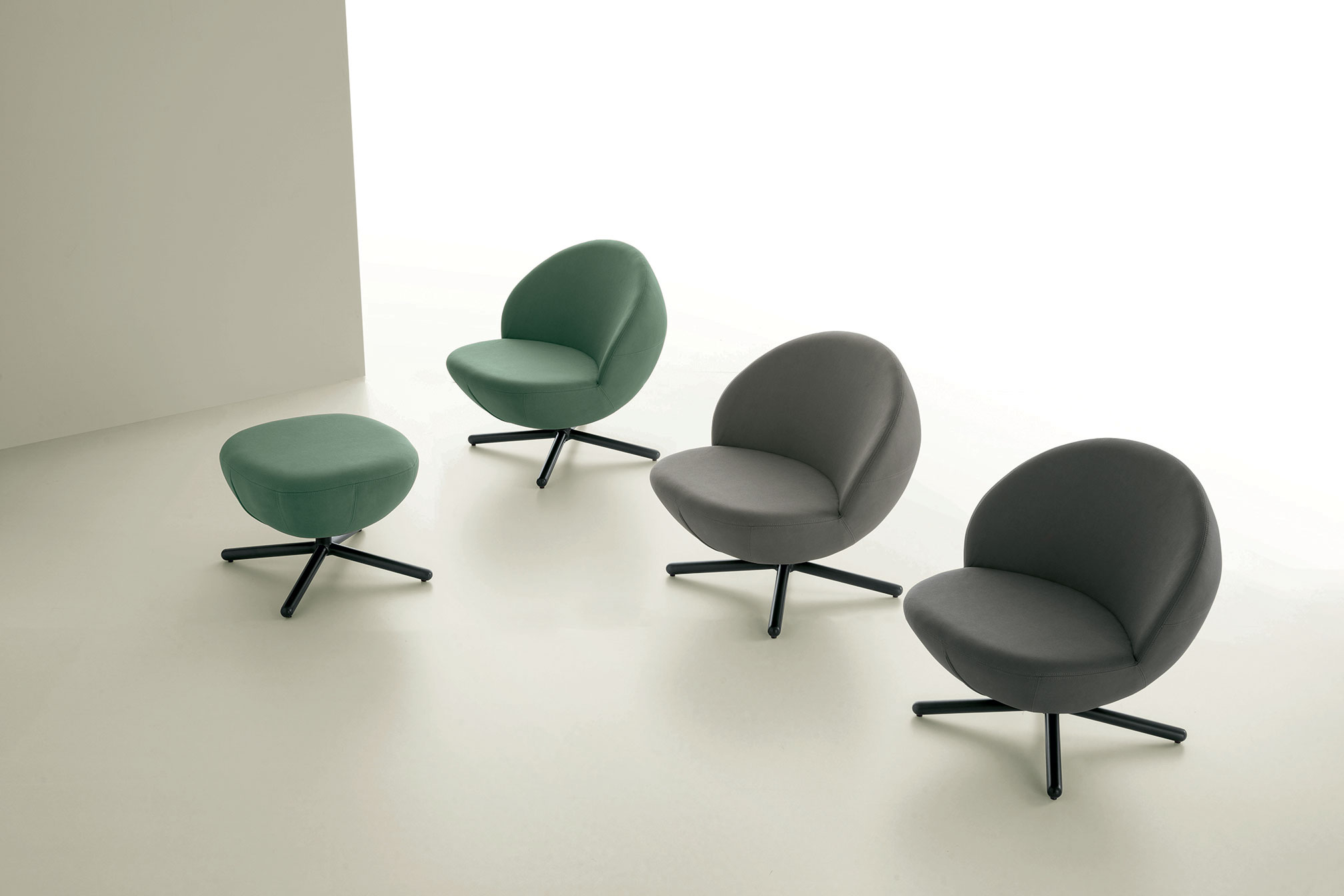 Poltrone colorate con pouf Vovo Target Point