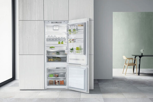 Frigorifero con congelatore da incasso SP40 8012 P Whirlpool