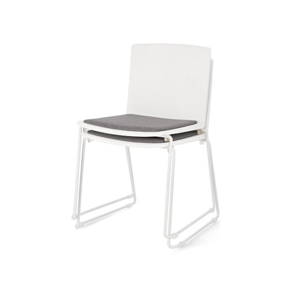 Sedia impilabile bianca in polipropilene con cuscino grigio Giulia 0733440 Andrea Bizzotto
